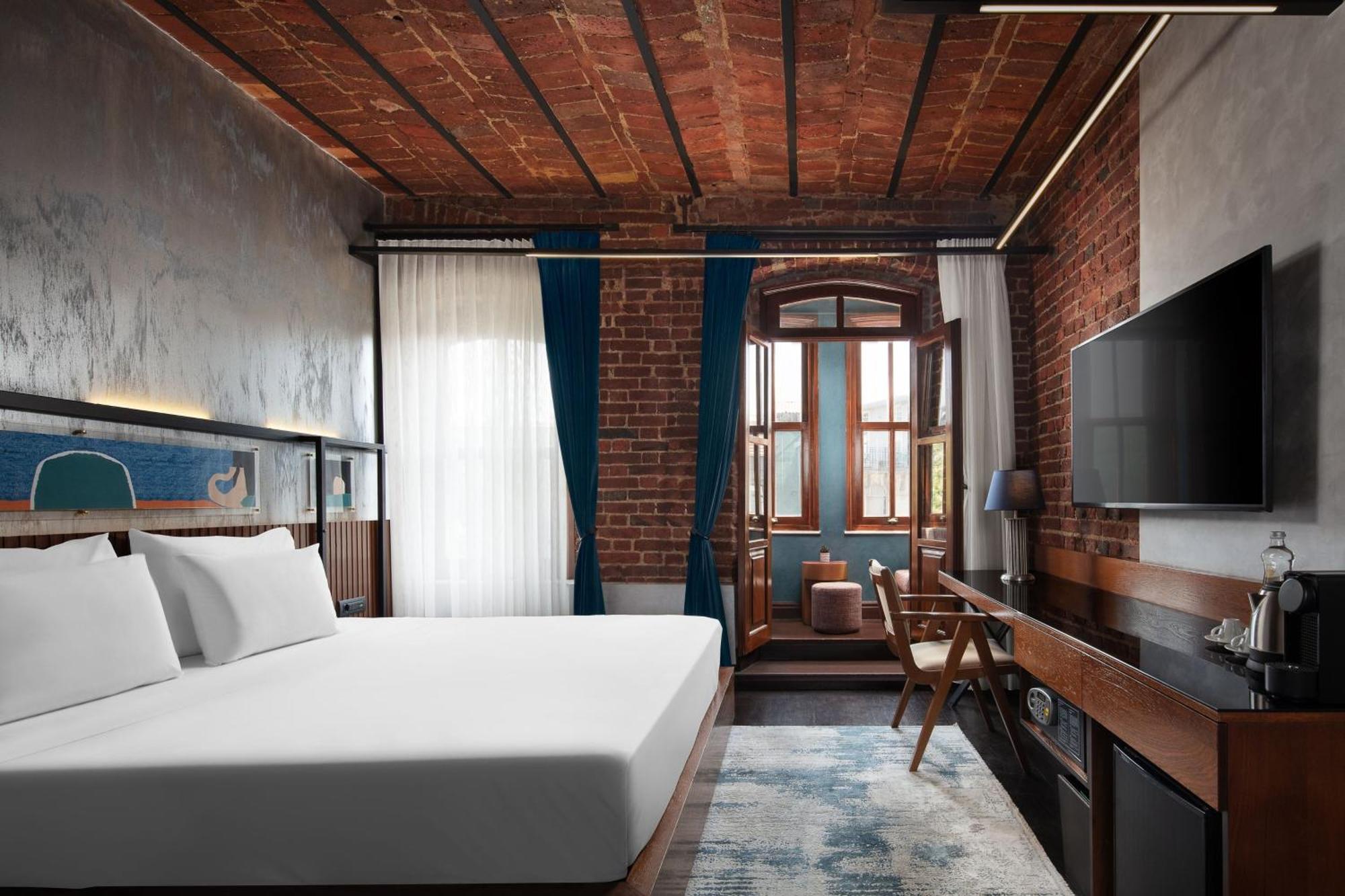 Decamondo Galata, A Tribute Portfolio Hotel Isztambul Kültér fotó A room at the hotel